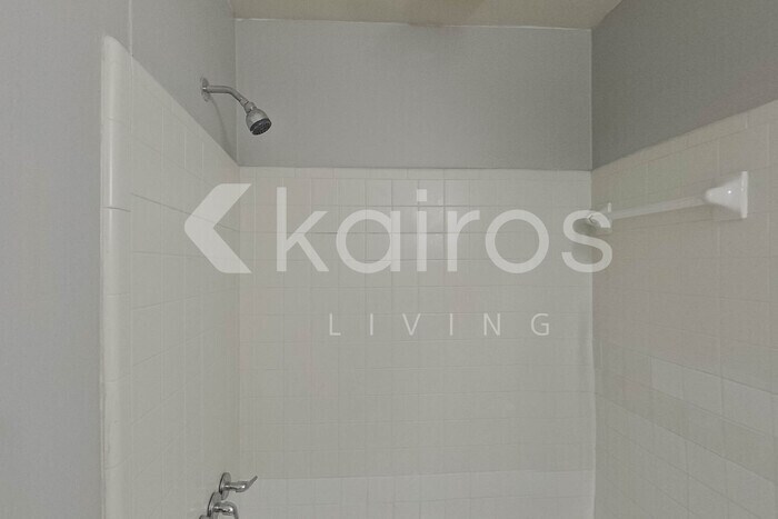 Building Photo - 2550 Old Dobbin Dr E