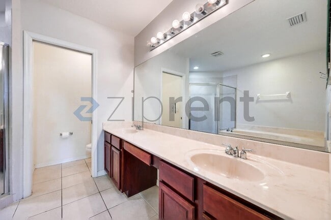 Building Photo - 3158 Antica St