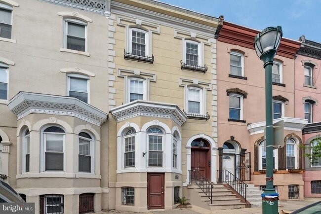 Building Photo - 3009 W Girard Ave