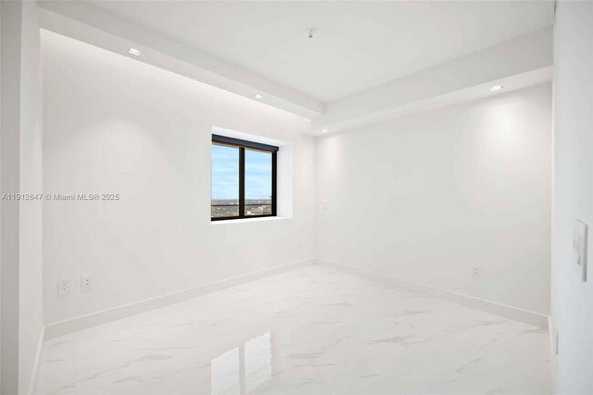 Building Photo - Northeast 24th Street, Miami, FL 33137 - 2 BR 2 BA condo