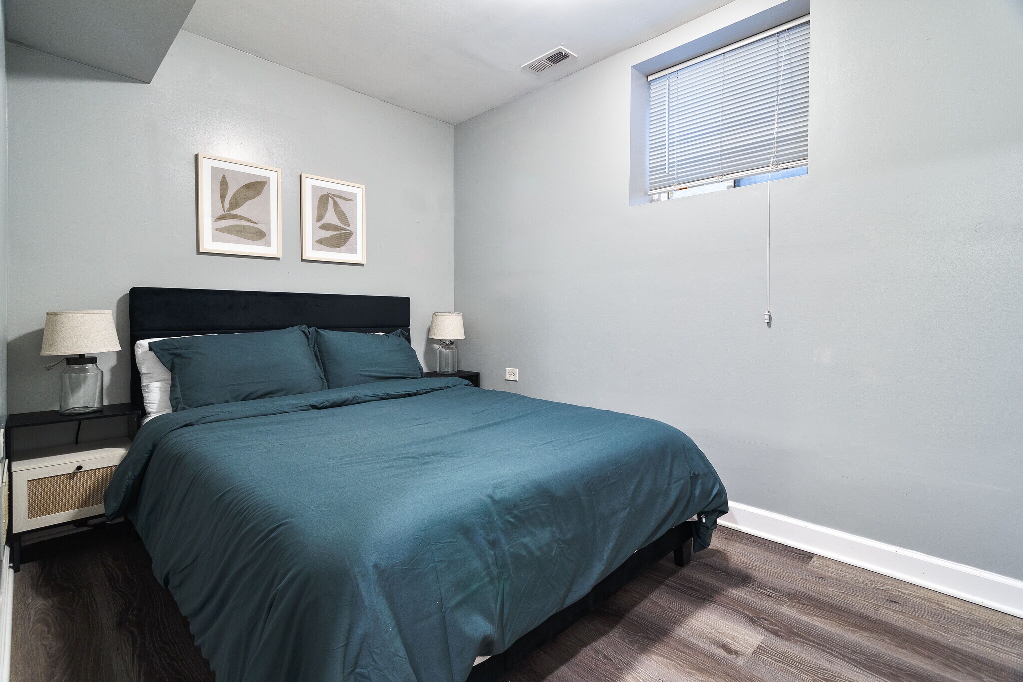 Building Photo - 3047 N Clybourn Ave