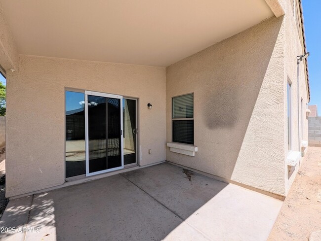 Building Photo - 13959 W Country Gables Dr