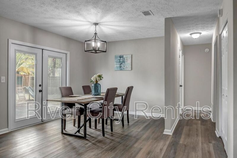 Building Photo - 743 Trambley Dr E