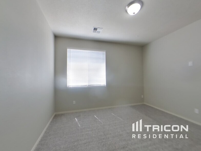 Building Photo - 2020 Fonner Dr SE