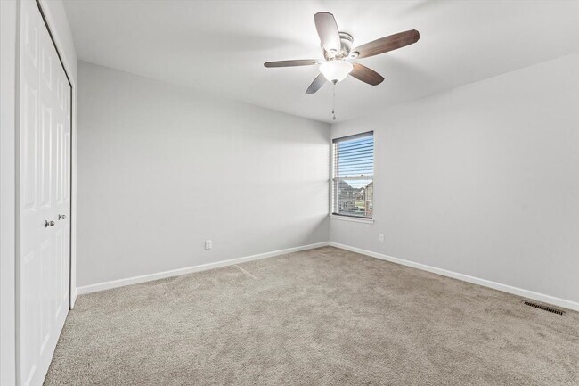 Building Photo - 928 Leafdale Dr