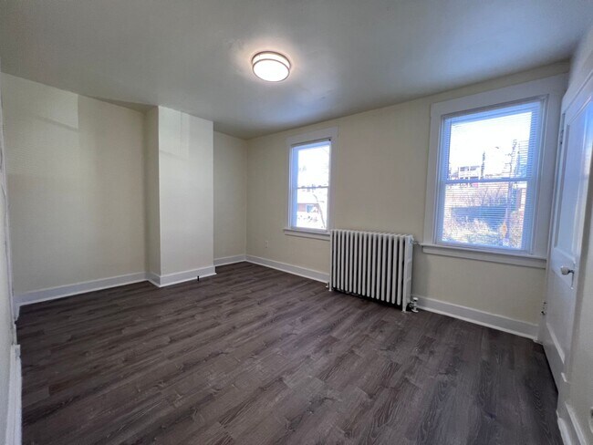 Building Photo - Updated 2BR 1 bath house for rent