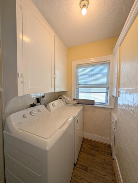 Building Photo - 58 Monument St