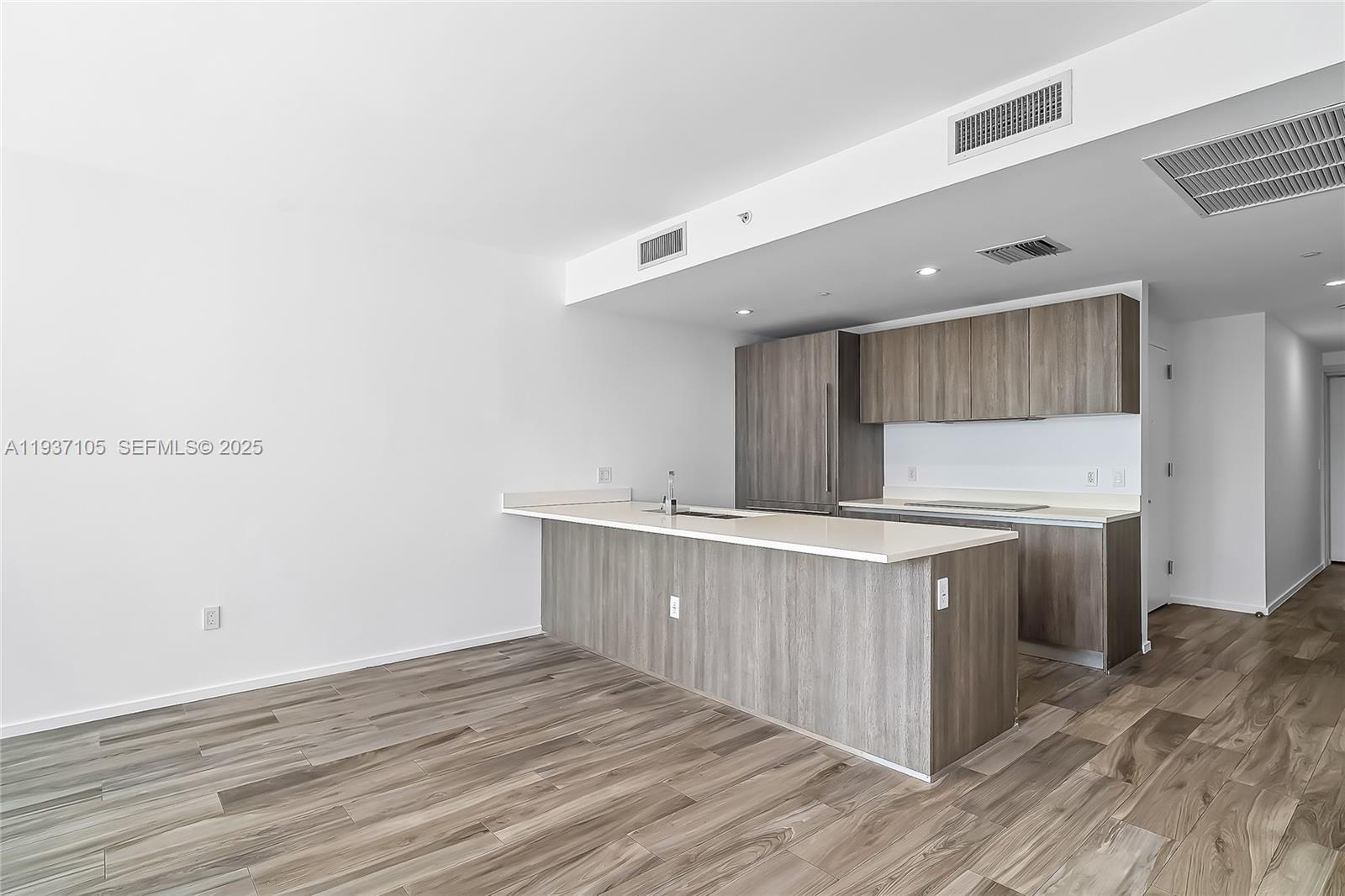 Building Photo - 801 S Miami Ave