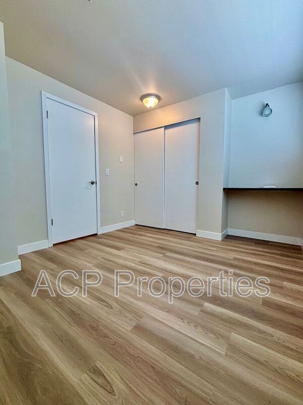 Building Photo - 1701 Cowgill Ave