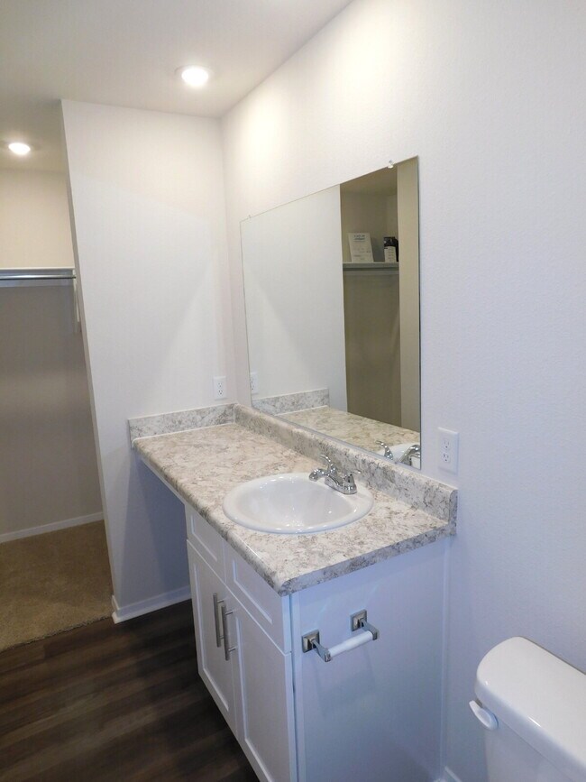 Building Photo - 3-Bedroom Home with 2 Full Baths in Prime Fayetteville Location