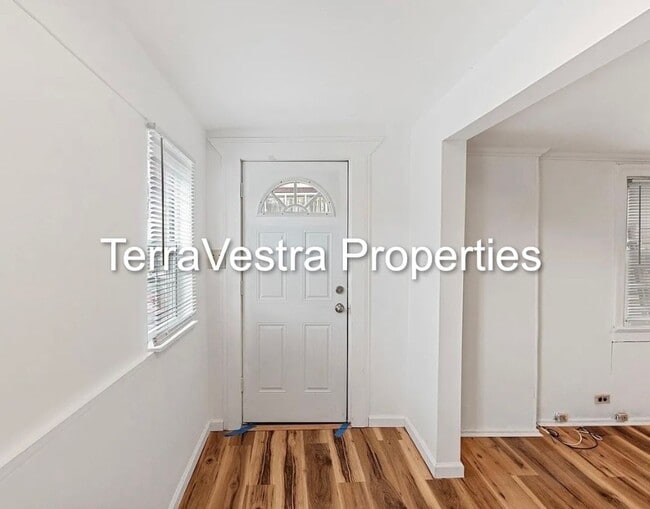 Building Photo - 2 Bed Single Family in Gloucester City! Eligible for $500 Security Deposit.