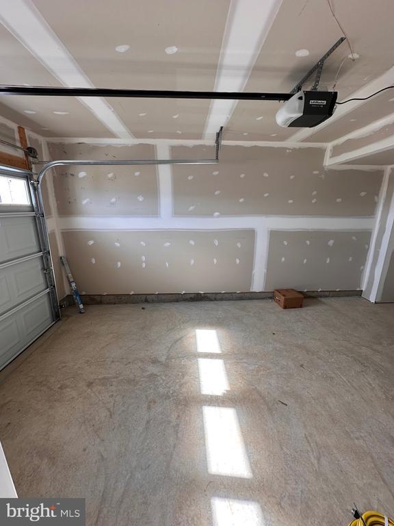 Building Photo - 58 Bolingbroke Wy