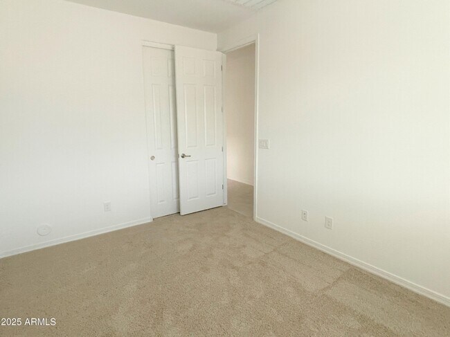 Building Photo - 13310 W Dale Ln