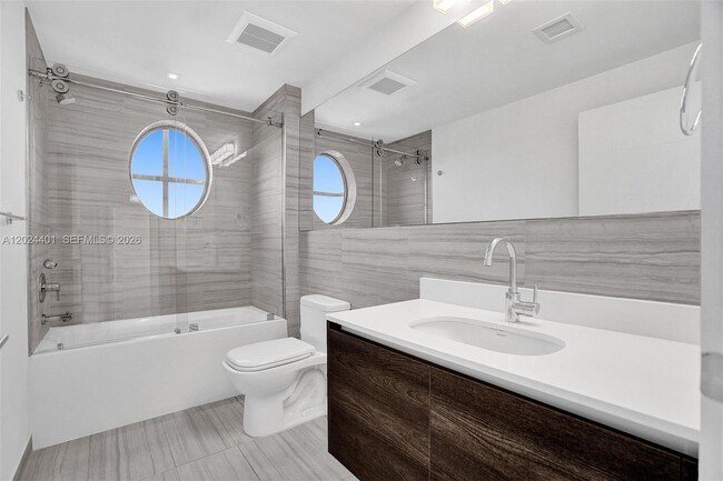 Building Photo - 301 Altara Ave