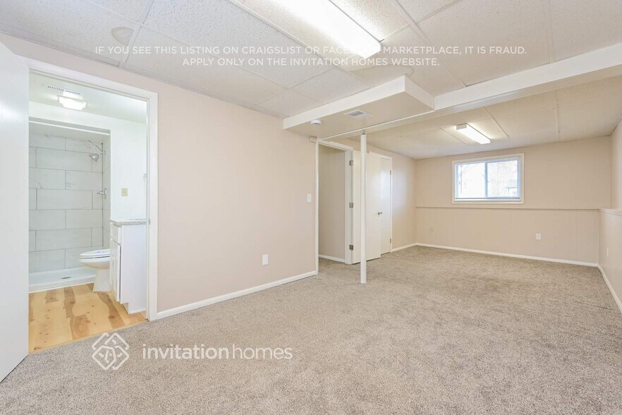 Building Photo - 15884 E Amherst Pl