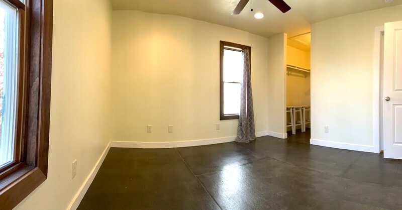 Building Photo - 614 24th St
