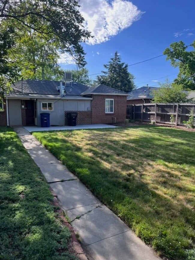 Building Photo - North Park Hill 3 Bedroom/2 Bath
