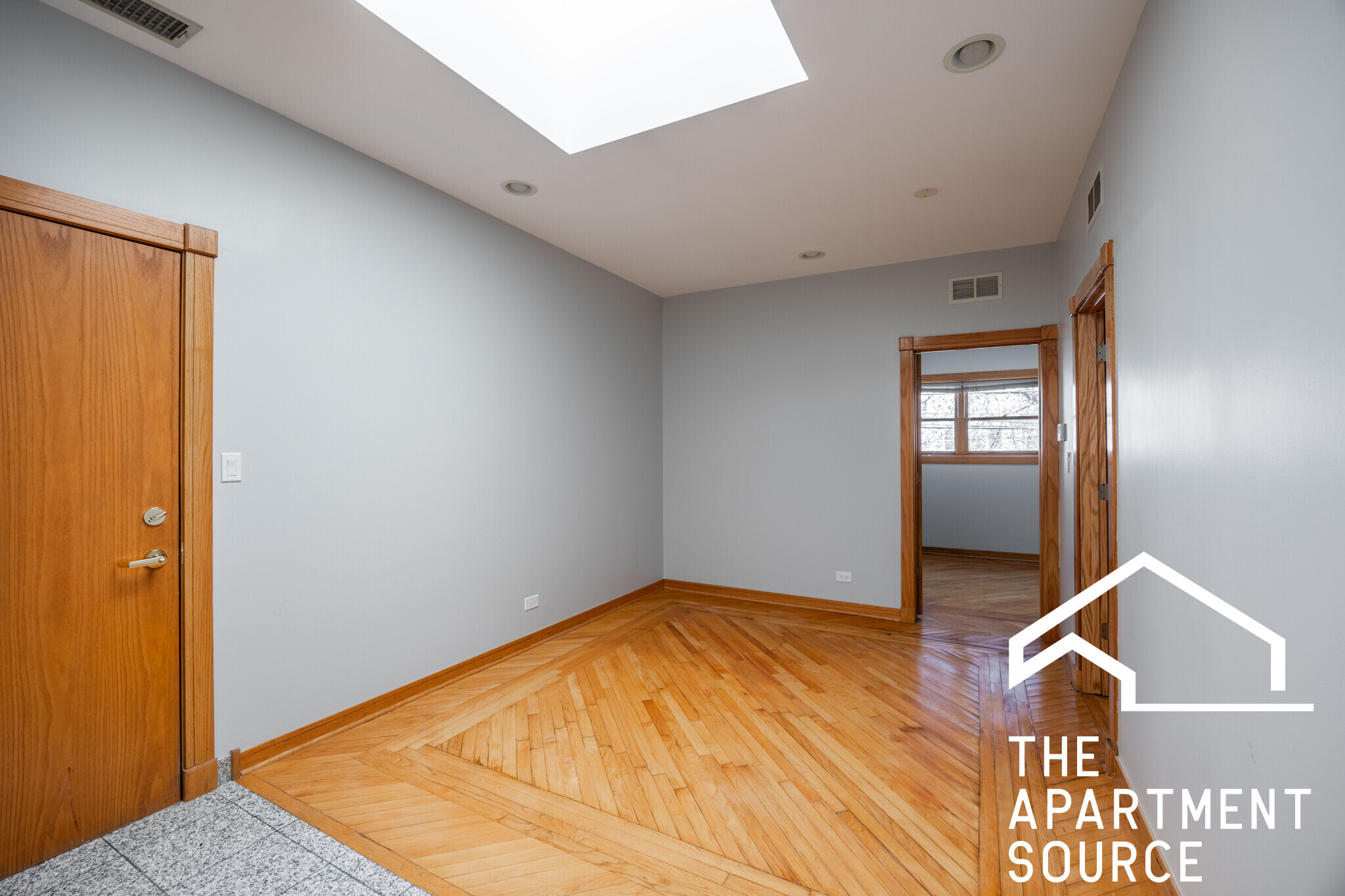 Building Photo - 3205 N Leavitt St