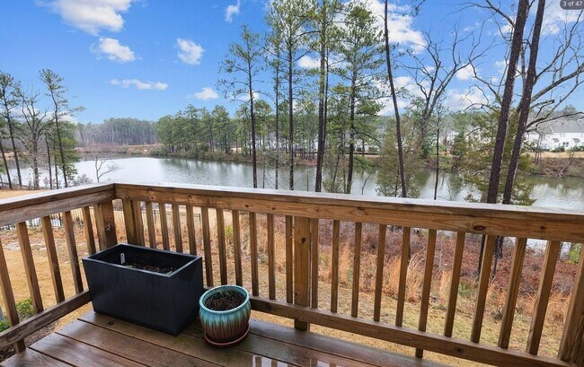 Building Photo - 1052 Shoreside Dr