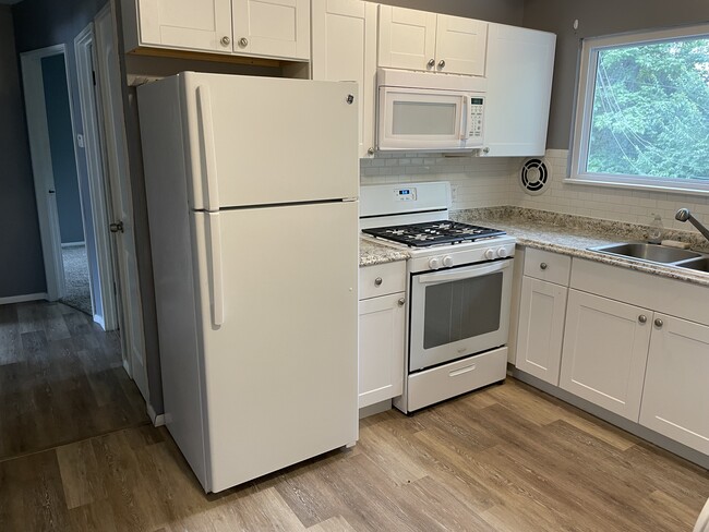 Building Photo - 8630 Burton Ave