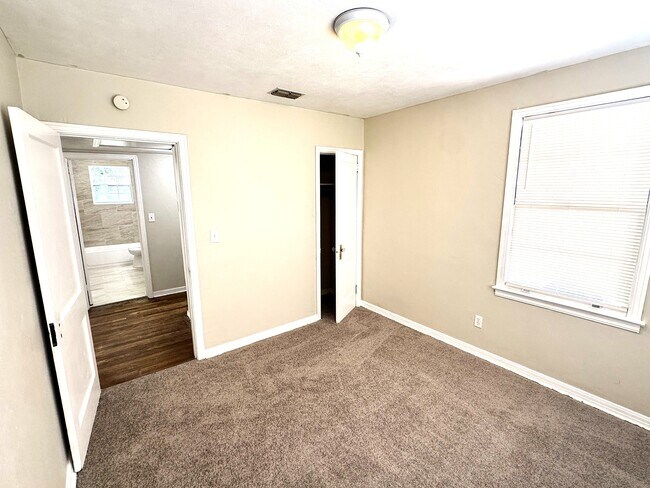 Building Photo - 763-763 Gardenia Ln