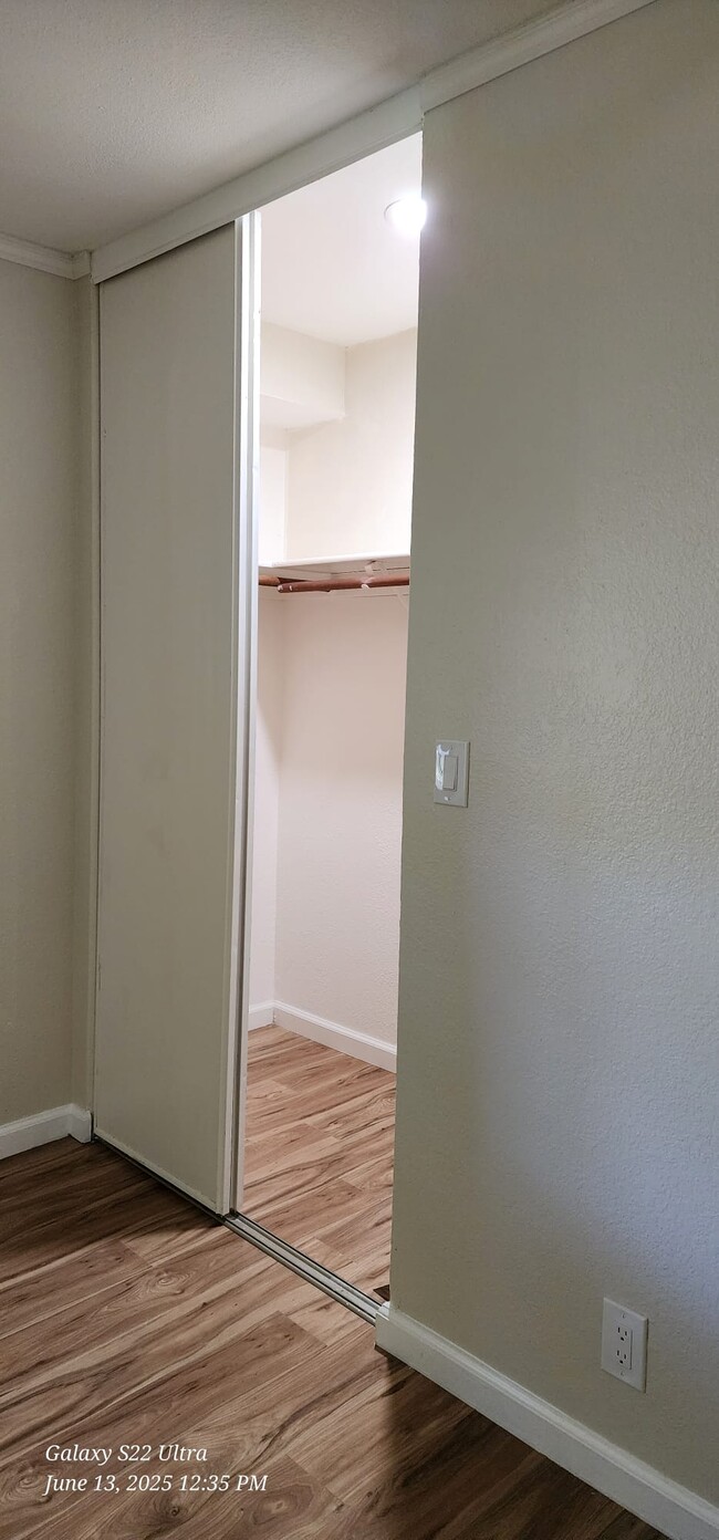 Closet - 34752 Hemet Common