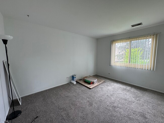 Building Photo - 220 Oak Knoll Ct