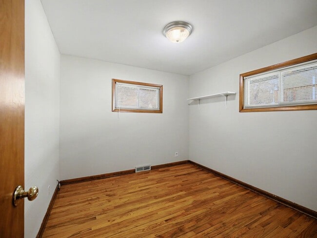 Building Photo - 1427 S 52nd St