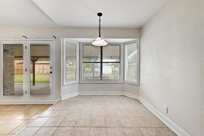 Building Photo - 509 Greenway Dr