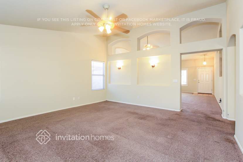 Building Photo - 8228 W Harmony Ln