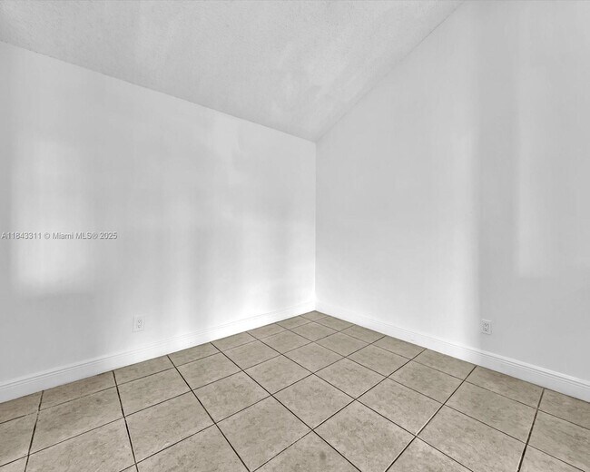 Building Photo - 15770 SW 106th Terrace