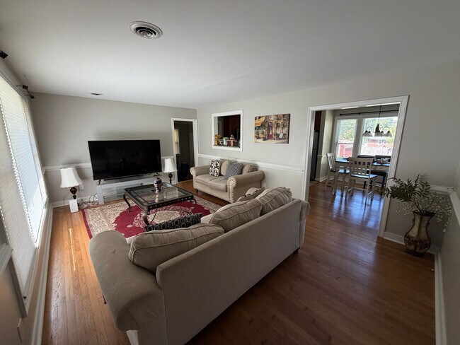 Building Photo - Charming 3BR/2BA Home in Henrico’s Tuckahoe District