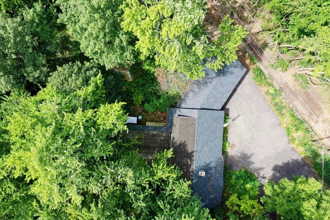 Building Photo - 22 Erin Ln