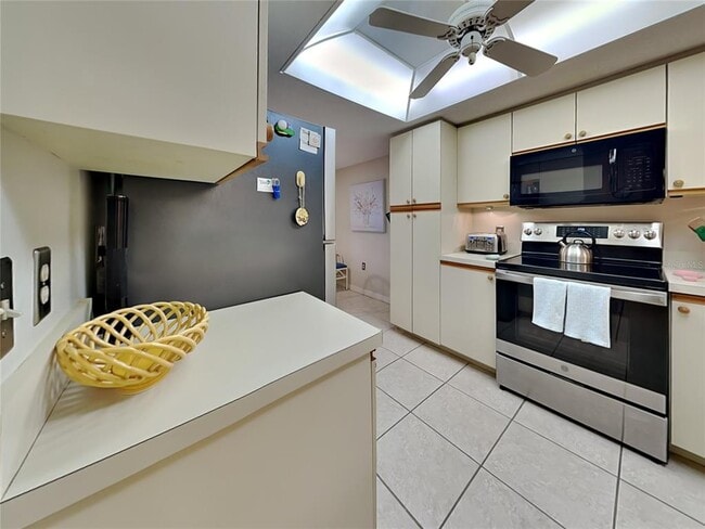 Building Photo - 6501 Stone River Rd