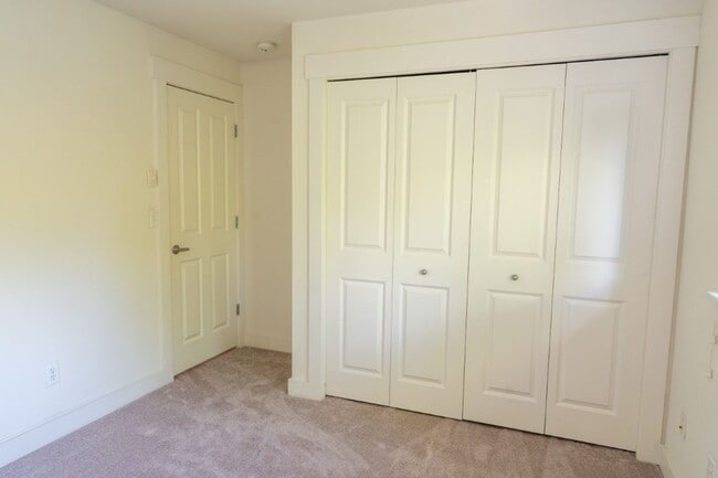 Building Photo - 4bd/2.5ba Seattle Home