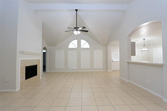 Building Photo - 16243 April Ridge Dr