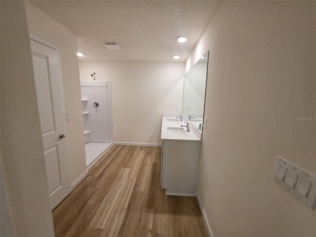 Building Photo - 4631 SW 88 Pl
