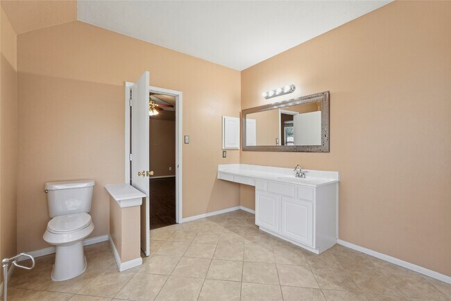 Building Photo - 15106 Turphin Way