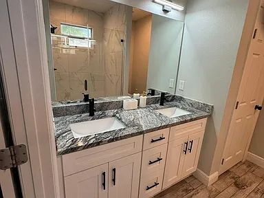 Building Photo - BRAND NEW HOME 2022 - All new appliances! Home is fully furnished!