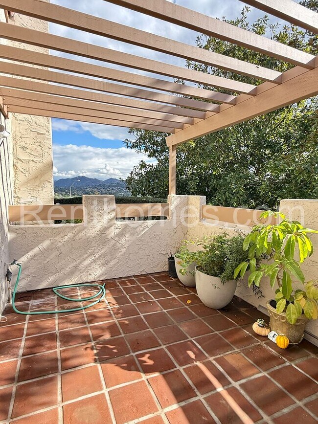 Building Photo - 11872 Bernardo Terrace