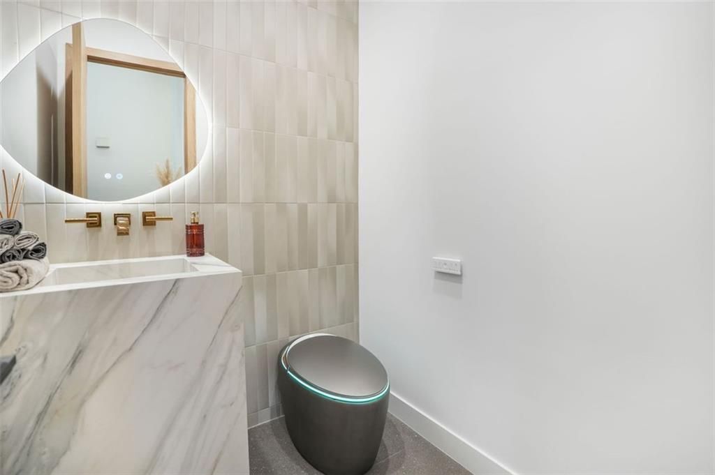 Building Photo - 1736 Cox Rd