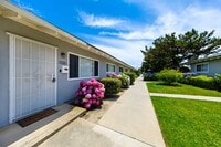 Building Photo - Updated 2 bed, 2 bath