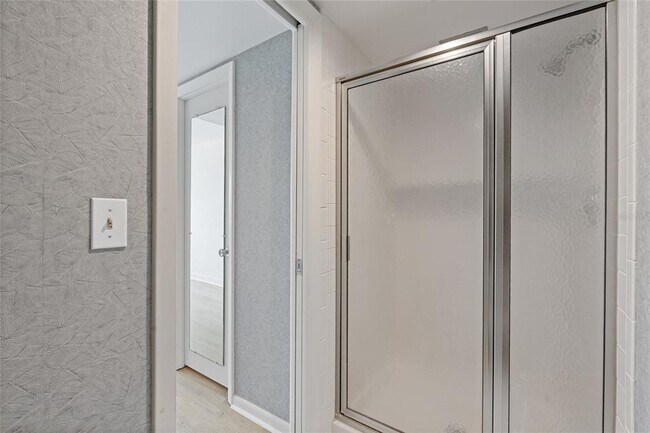 Building Photo - 2621 Cove Cay Dr