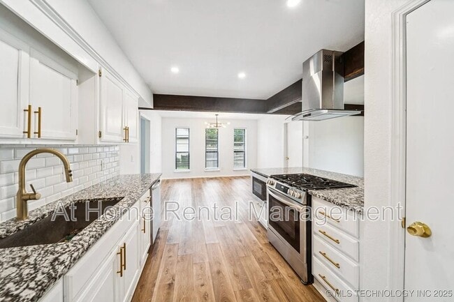 Building Photo - 6947 S 30th W Ave