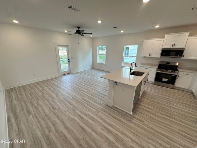 Building Photo - 280 Phillips Blf Ave