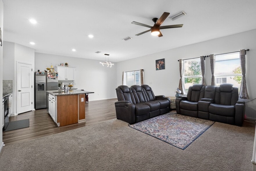 Building Photo - 35568 Shade Fern Ln