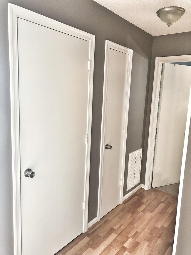 Building Photo - Sawgrass Condo