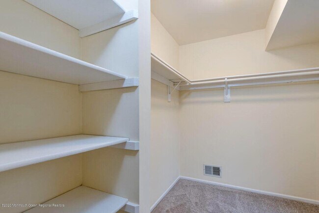 Building Photo - 10 Whitesands Way