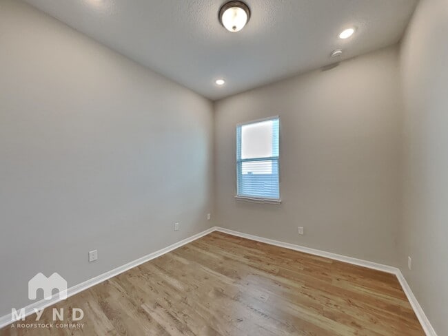 Building Photo - 660 Kimber Ln