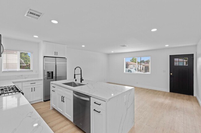 Building Photo - 4722 68th St